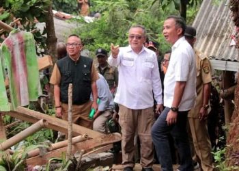 Pj Gubernur Tinjau Lokasi Bencana Cibadak, Wabub Tegaskan Pentingnya Logistik dan Kesehatan