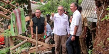 Pj Gubernur Tinjau Lokasi Bencana Cibadak, Wabub Tegaskan Pentingnya Logistik dan Kesehatan