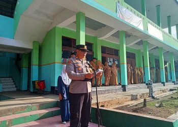 Kapolsek Lembursitu Pembina Upacara di SMPN 13, Sampaikan Himbauan Kamtibmas