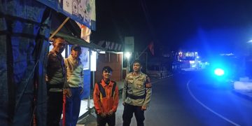 Antisipasi Kejahatan, Polsek Lembursitu Laksanakan Patroli Malam Hari