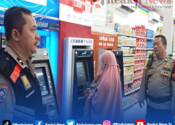 Pantau Dan Cek Mesin ATM Oleh PS Kanit Samapta Bersama Bhabinkamtibmas Polsek Lembursitu