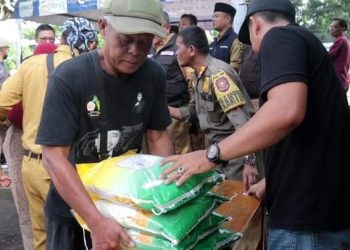 Operasi Pasar Beras SPHP Di Cibadak, Wabup Apresiasi Tatakelola Layanan Konsumen