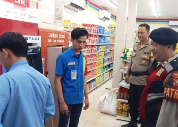 Patroli Sambang Karyawan Alfamart dan Indomaret Beri Himbauan Kamtibmas