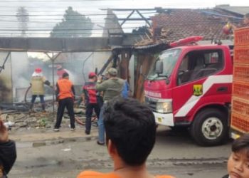 Kios Di Cikembar Hangus Terbakar Dilahap Si Jago Merah
