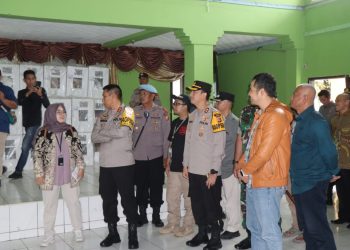 Kapolda Jabar Kunjungi Gudang PPK Garut Kota, Pastikan Distribusi Logistik Pemilu 2024 Berjalan Lancar