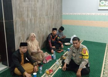 Bhabinkamtibmas Polsek Lembursitu Hadiri Isra Mi’raj Nabi Muhamad SAW