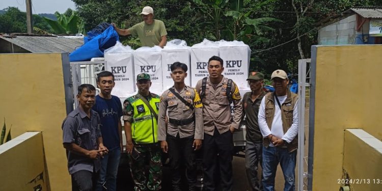 Jelang Masa Pencoblosan, Kades Damarraja Ikut Kawal Logistik Kotak Suara