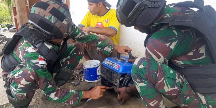 Tak Ada Pasokan Listrik, Satgas Yonif 310/KK Perbaiki Genset SMPN 2 Web