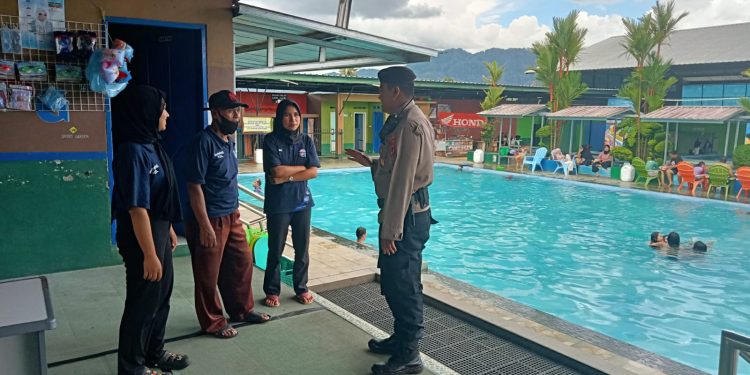 Polsek Lembursitu Gelar Patroli Ke Wisata Kolam Renang Sport Garden Dan Berikan Himbauan