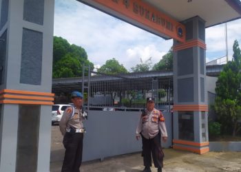 Antisipasi Bubaran Anak Sekolah, Bhabinkamtibmas Polsek Lembursitu Lakukan Sambang dan Patroli