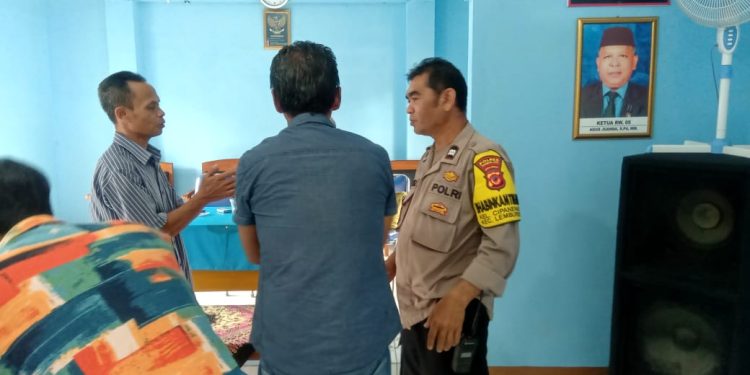 Wujudkan Kedekatan Dengan Warga, Bhabinkamtibmas Polsek Lembursitu Sambangi Warga Binaan
