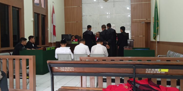 Tiga Orang Terdakwa Kasus PD-ATE Kabupaten Sukabumi Menjalani Sidang Perdana di PN Tipikor Bandung