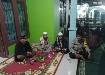 Bhabinkamtibmas Polsek Lembursitu Hadiri Isra Miraj Nabi Muhamad SAW