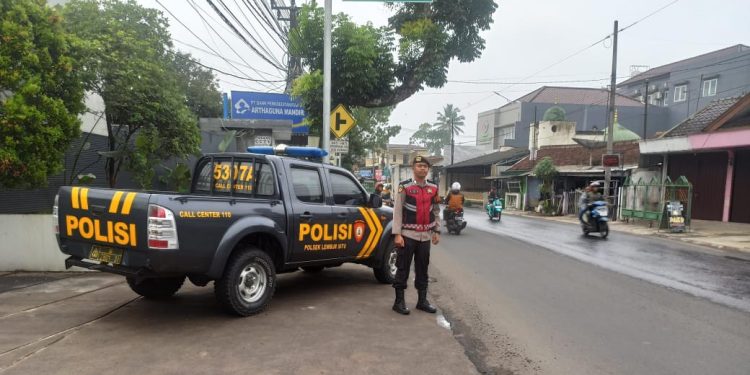 Berikan Pelayanan Prima Anggota Polsek Lembursitu Rutin Gatur Pagi