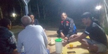 Melalu Sambang Pos Kamling Anggota Polsek Lembursitu  Sampaikan Pesan kamtibmas