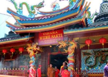 Sambut Imlek Vihara Widhi Sakti Kota Sukabumi Mulai Bersolek