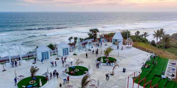 Keindahan Wisata Alam Dengan Balutan Di Pantai Karang Potong CIanjur