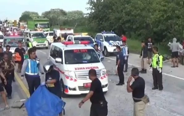 Rombongan Satgas Partai Hanura Mengalami Kecelakaan Di Tol Ngawi