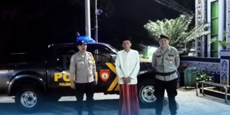 TRANSIT (Tarawih Antar Masigit) Kapolsek Lembursitu Di Mesjid Jami AL – Munawariah