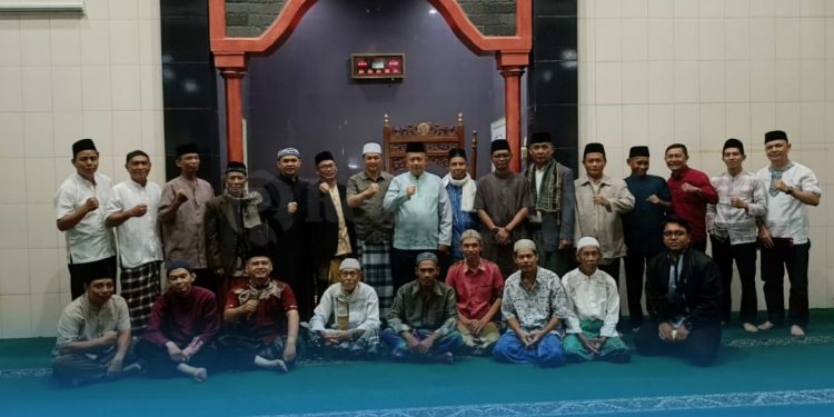 Mempererat Tali Silaturahmi Camat Lembursitu Lakukan Tarawih Keliling (Tarling) Di Beberapa Masjid
