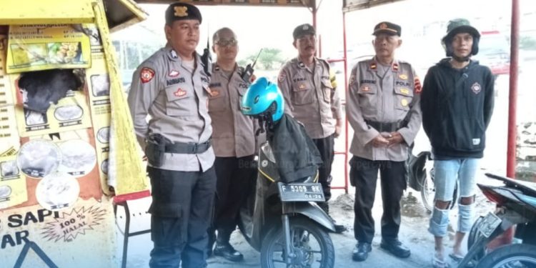 Berikan Rasa Aman Kepada Warga Masyarakat, Polsek Lembursitu Tingkatkan Patroli Sore Menjelang Buka Puasa (Ngabuburit)