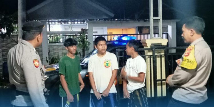 Personil Polsek Lembursitu Selalu Hadir Dalam Kegiatan Patroli Subuh Di Wilayah Hukum Polsek Lembursitu