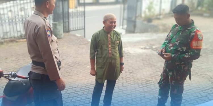 Kegiatan Sinergitas TNI-POLRI Polsek Lembursitu Lakukan Sambang Tokmas