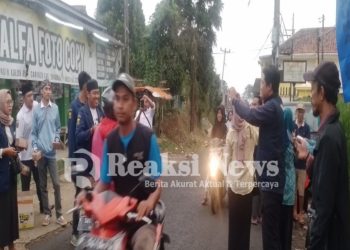 Berbagi Di Bulan Ramadhan Karang Taruna Kecamatan Caringin Bagikan 150 Nasi Kotak Dan 150 Takjil