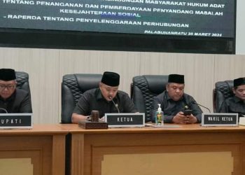 Bupati Sukabumi Sampaikan Pendapat Atas Tiga Raperda Di Dalam Rapat Paripurna DPRD