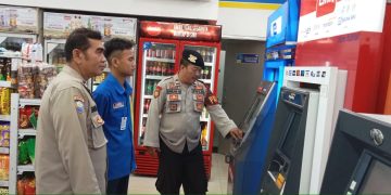 Pantau Dan Cek Mesin ATM oleh PS Kanit Samapta dan Bhabinkamtibmas Polsek Lembursitu
