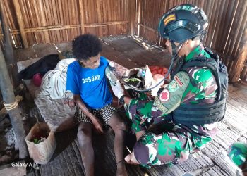 Tanggap Malaria, Bentuk Responsif Satgas Yonif 310/KK Obati Mama Di Pedalaman Papua