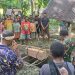Ringankan Duka Warga, Satgas Yonif 310/KK Bantu Pemakaman Anak Balita