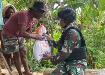 Satgas Yonif 310/KK Kunjungi Ondoafi, Perkuat Kemanunggalan TNI-Rakyat