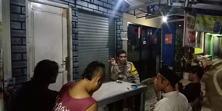 Wujudkan Kedekatan Dengan Warga, Bhabinkamtibmas Polsek Lembursitu Sambangi Warga Binaan