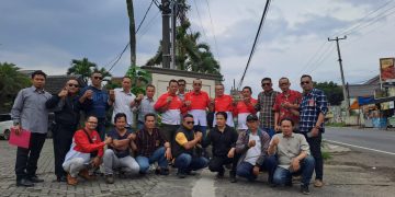 DPD PWRI Jabar Serahkan SK Pemberhentian Ketua Lama (Lutfi Yahya) dan SK Plt Hendrik DPC PWRI Kab Sukabumi