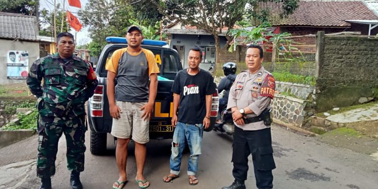 Bentuk Sinergitas TNI – Polri, Bersama Babinsa Melaksanakan Sambang Warga Binaan