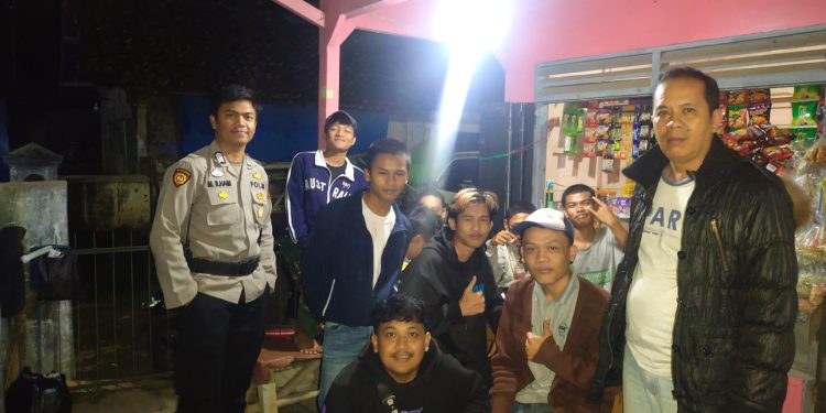 Cegah Gangguan Kamtibmas Kanit Reskrim Pimpin Giat Patroli Malam Hari