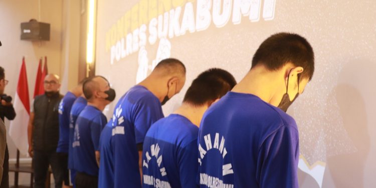 Polres Sukabumi Sita Sabu Seharga 1 Miliar dan Ribuan Obat Terlarang serta Amankan Pelakunya