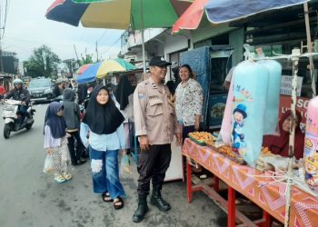 Datangi Warga Langsung, Babinkamtibmas Berikan Himbauan Kamtibmas