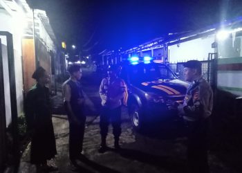 Polsek Lembursitu Lakukan Patroli Dimalam Hari, Antisipasi Terjadinya Perang Sarung
