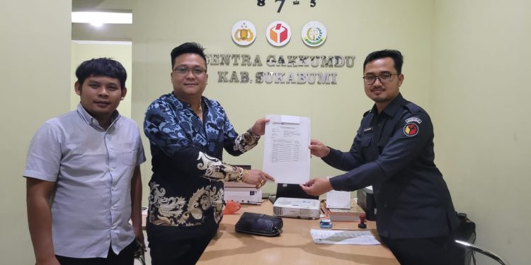 PDIP Resmi Laporkan Oknum PPK Cikidang Ke Bawaslu Kabupaten Sukabumi, Meminta Bawaslu Tindak Tegas Proses Hukum Dugaan Pengelembungan Suara Pemilu 2024