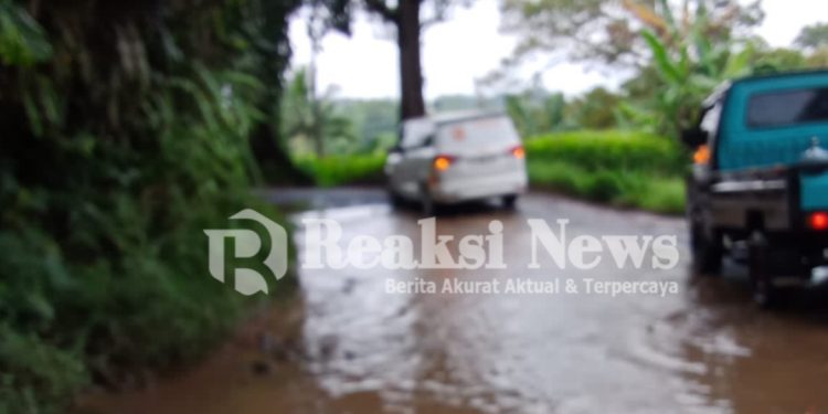 Ruas Jalan Parungkuda – Kalapanunggal, Menurut Warga Seperti Kolam Lele, Ini Penjelasannya