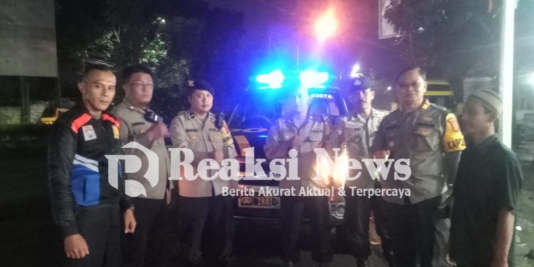 Kapolsek Lembursitu Pimpin Giat Patroli Subuh di Wilkum Polsek Lembursitu