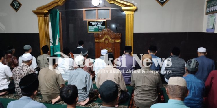 Kegiatan Tarawih Antar Masigit (Transit ) dan Safari Ramadhan Kapolsek Lembursitu di Mesjid jami AL Hidayatul ulla
