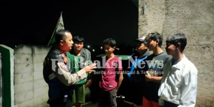 Sambangi Warga, Bhabinkamtibmas Beri Himbauan Kamtibmas
