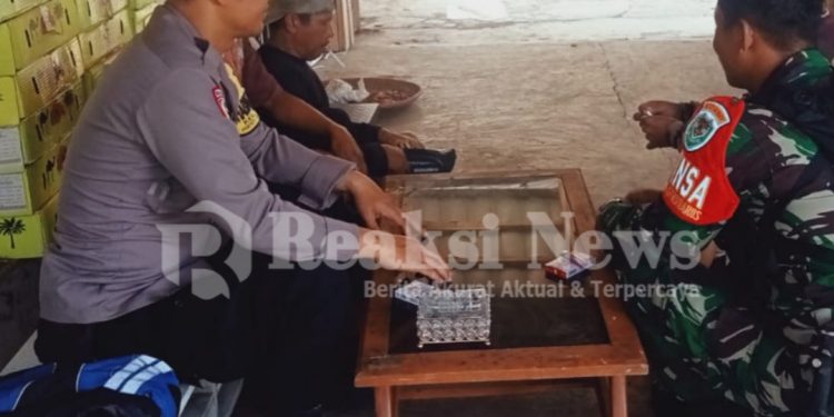 Sinergitas TNI-POLRI Selalu Bersama Di Wilayah Kelurahan Cikundul