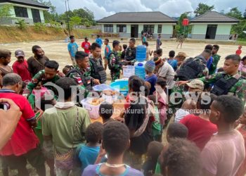 Rayakan Lebaran Di Perbatasan, Satgas Yonif 310/KK Undang Warga Untuk Berbagi Kebahagiaan