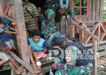 Kurangnya Kesadaran Masyarakat Akan Pentingnya Menjaga Kesehatan, Satgas Yonif 310/KK Gelar Pengobatan Keliling