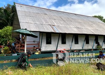 Keren ! Kemanunggal TNI-Rakyat Bersihkan Gereja Di Pedalaman Papua
