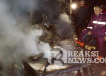 Satu Rumah Warga Cirendeu Peuntas Hangus Terbakar Akibat Tersambar Petir, Simak.!
